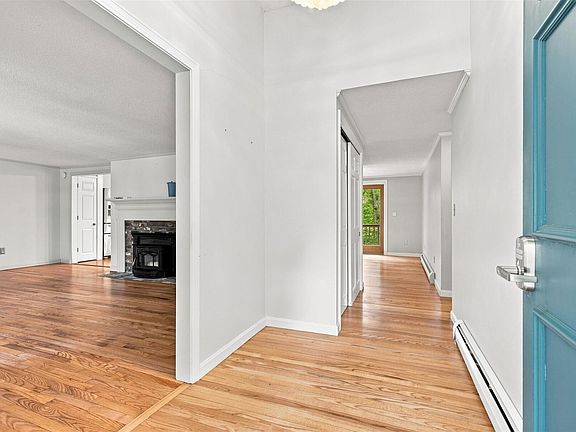 5th image of 114 Carriage Lane