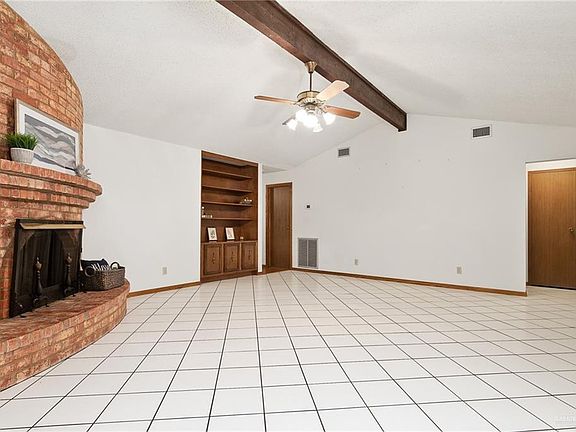 4th image of 1301 Oak Ct