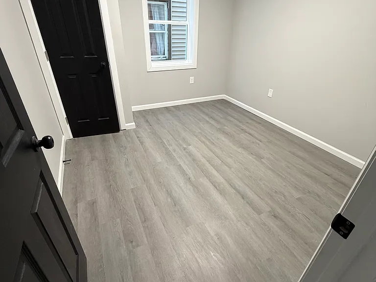 723 Burden Ave #1 — Photo 8