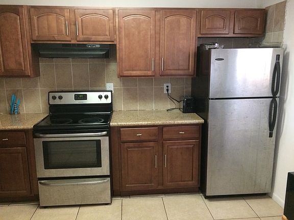 3rd image of 16750 NE 10th Ave