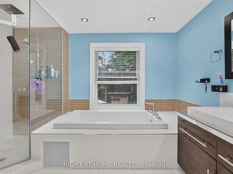 35 Brightbay Cres — Photo 27