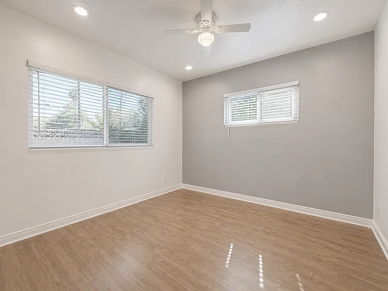 5434 Adams Ave — Photo 11