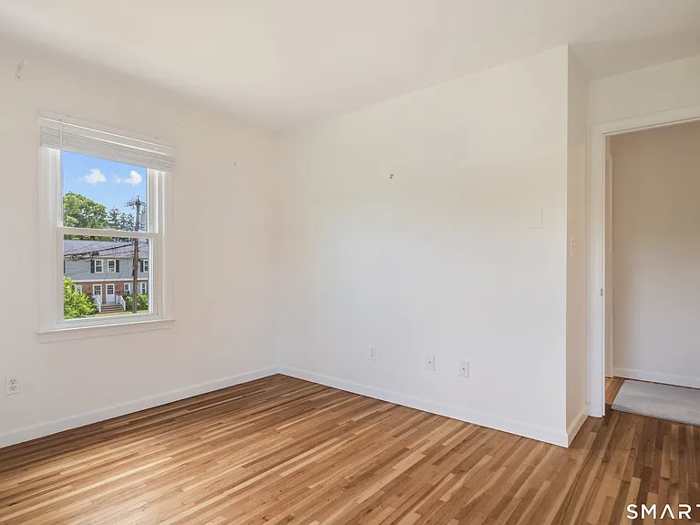 54 Cross St — Photo 13
