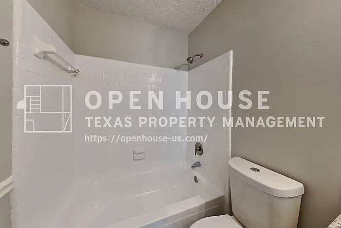 18138 Garden Manor Dr — Photo 16