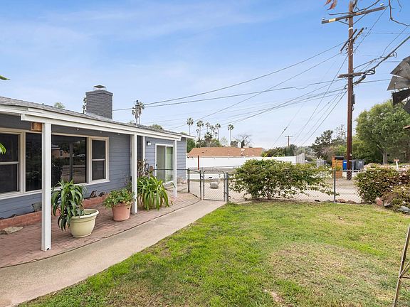 3rd image of 9969 Sierra Madre Rd