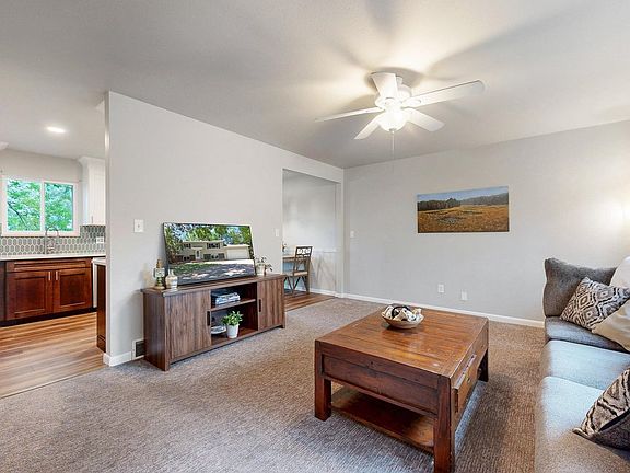 3rd image of 2212 Woodford Ct