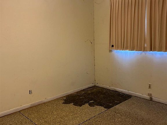 4th image of 10702 Rubin St