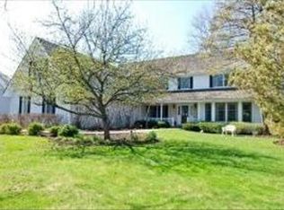 110 W Honeysuckle Rd, Lake Forest, IL 60045