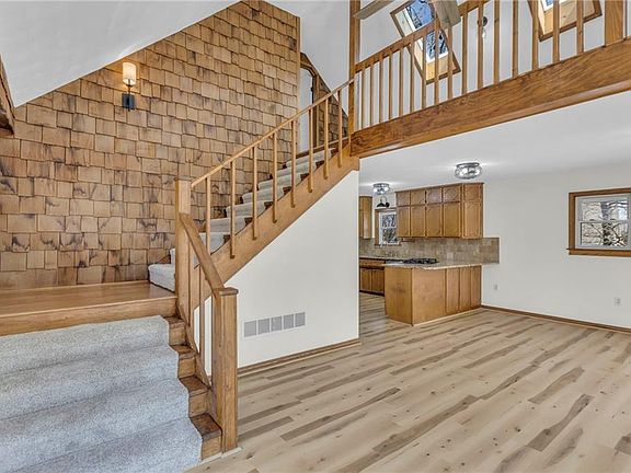 5th image of 13 Cedars St