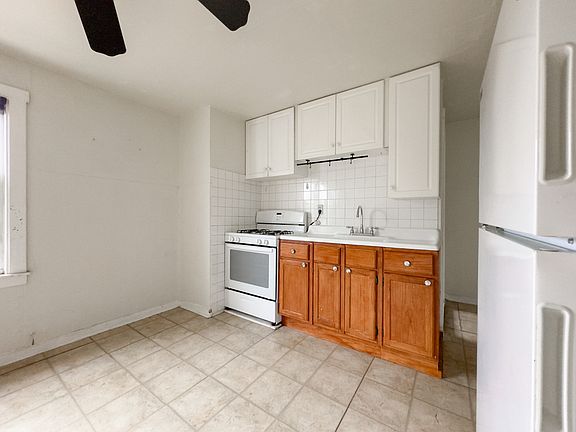 3rd image of 5640 N Ashland Ave #4