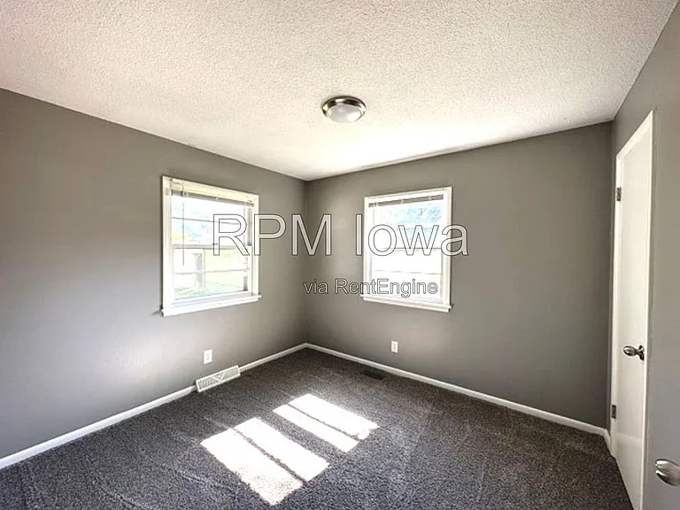 1318 SW Lynn Dr — Photo 11