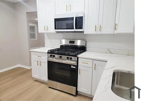 5 bed, 1432 sqft, $3,400 — Photo 2
