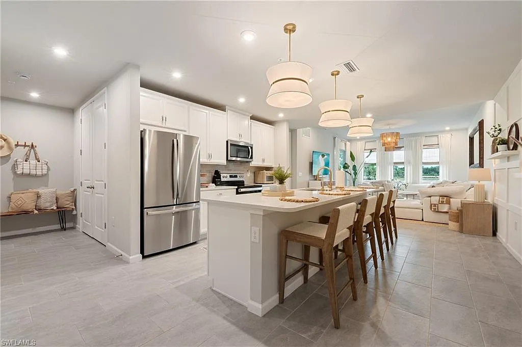 2 bed, 2.0 bath, 1341 sqft, $5,500 — Photo 1