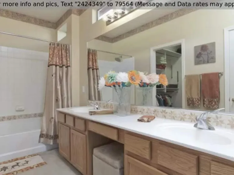 314 E Calle Trona — Photo 2