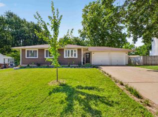 1346 Blue Ridge Dr, Saint Peters, MO 63376