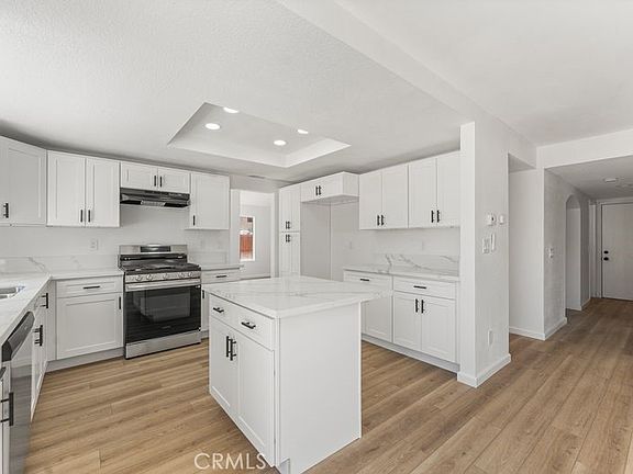4th image of 1840 E Newgrove St