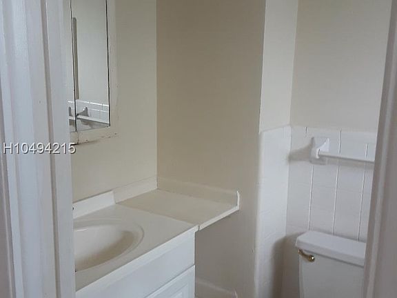 5th image of 1401 NE 57th Pl APT 12