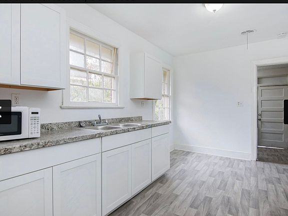 2nd image of 1824 Clements Ave