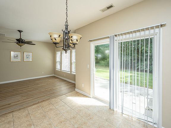 5th image of 209 Grand Oaks Dr