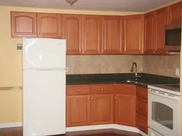 92 East Broadway, Derry, NH 03038