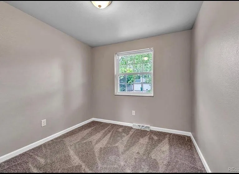 6261 W 74th Pl — Photo 8
