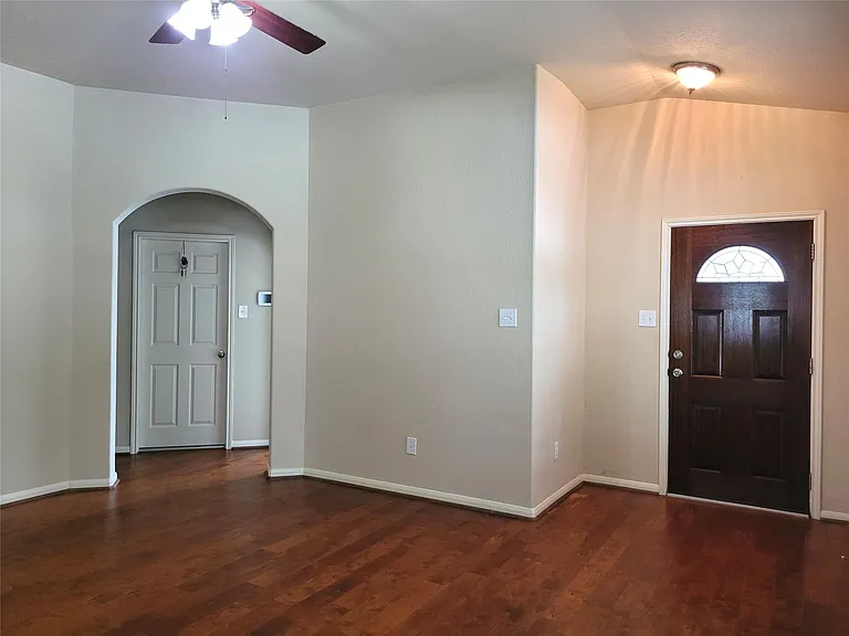 6042 Starbrook Creek Dr — Photo 4