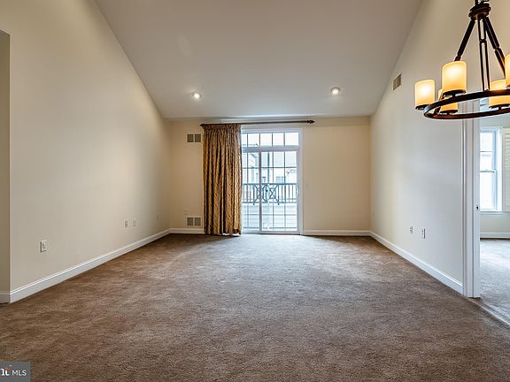 5th image of 200 W Elm St Suite 1423