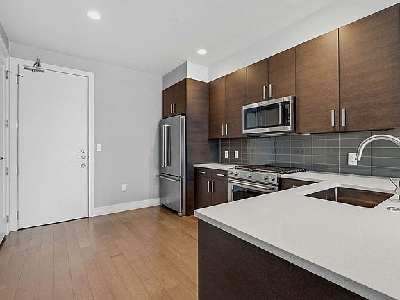 5th image of 222 West Ave #2207