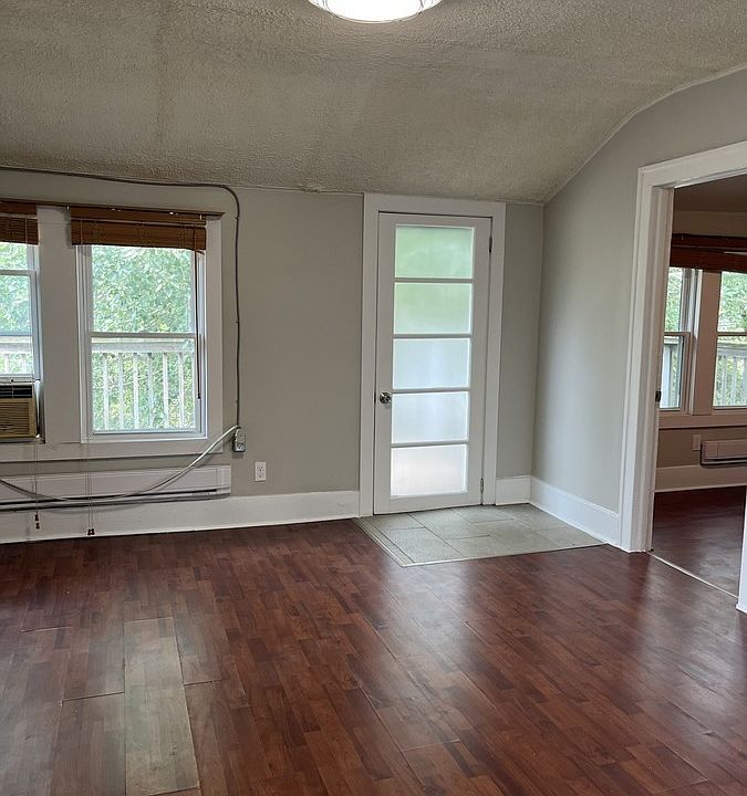 1st image of 605 Vanier St #2
