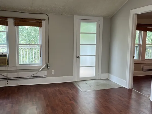 605 Vanier St #2, Windsor, ON N8X 3E4