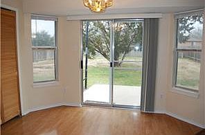 4th image of 2302 Darnell Dr