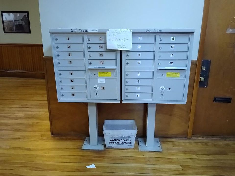 2nd image of 1106 Main St #103