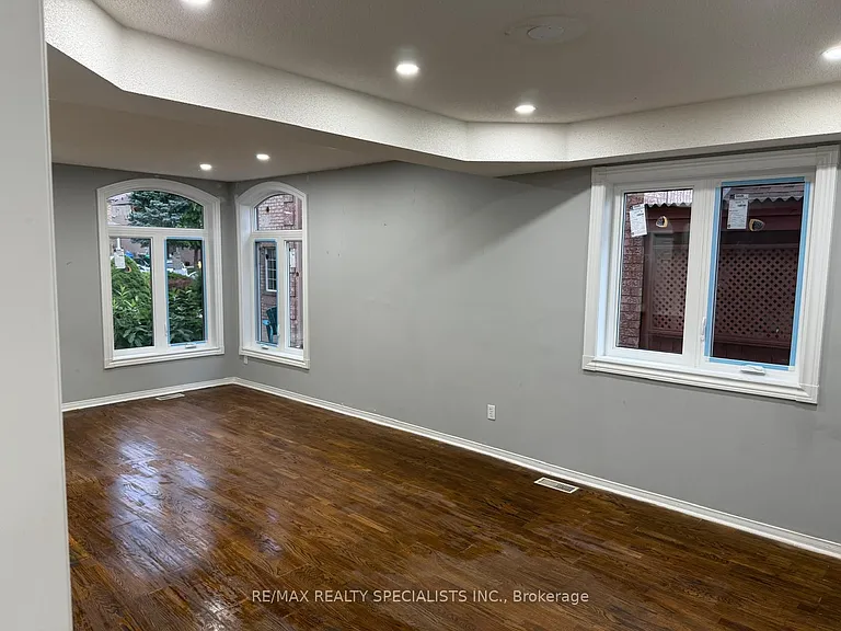 7166 Black Walnut Trl — Photo 13