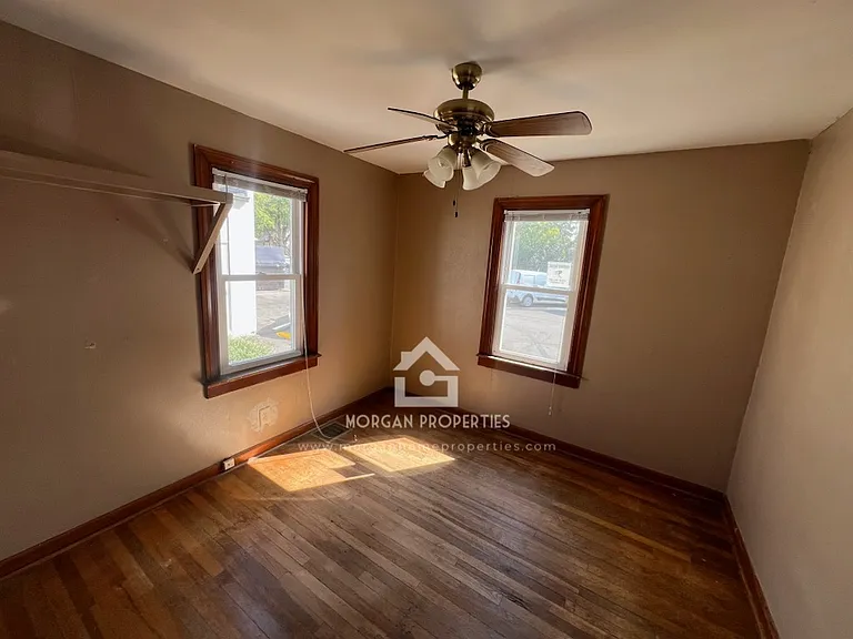 917 E 8th St #1 — Photo 8