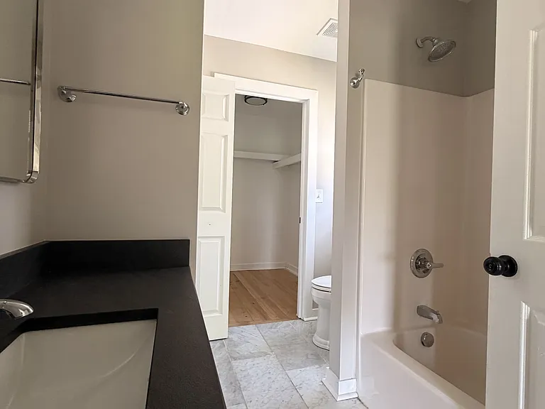 16823 Stahelin Ave — Photo 5