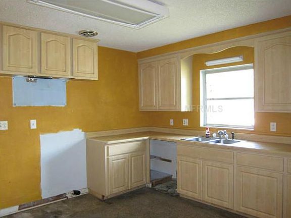 5th image of 504 Prairie Lake Dr