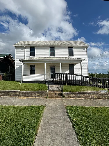1009 Massachusetts Ave Photo 1