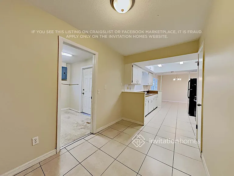 1806 Dodge Cir S — Photo 9