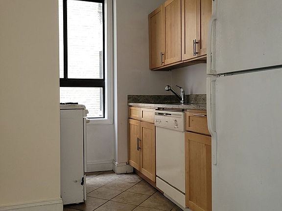 5th image of 300 W 49th St APT 508