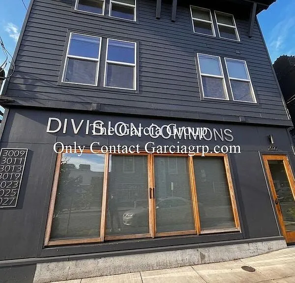 3025 SE Division St — Photo 1
