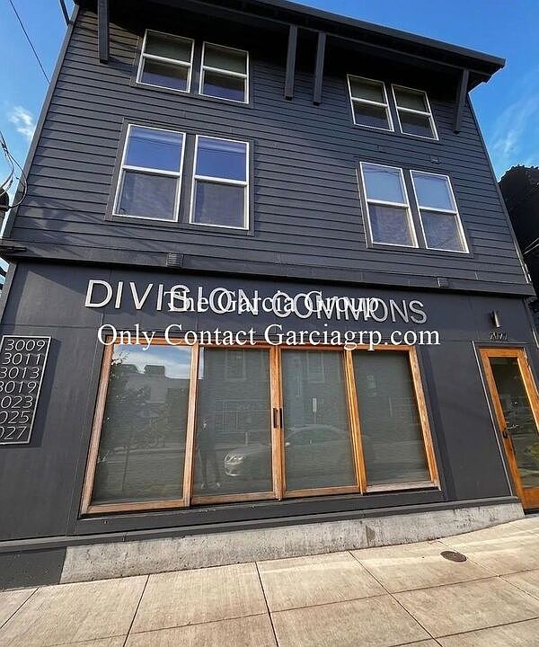 1st image of 3025 SE Division St
