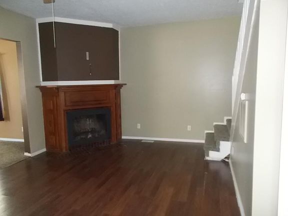 4th image of 410 W South 4th St