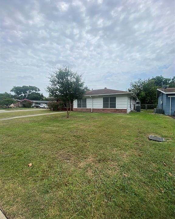 220 Crockett St, Port Lavaca, TX 77979 | MLS #39329069 | Zillow