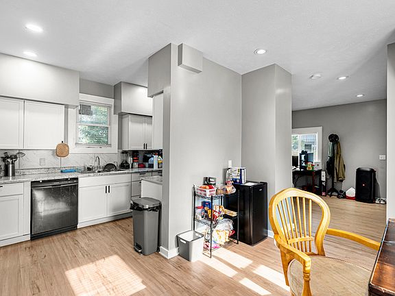 5th image of 1302 Avenue B