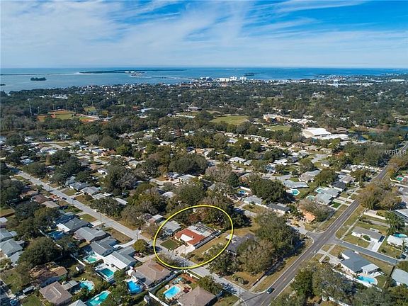 Fabulous location in Dunedin. Walking distance to Dunedin Community and Fine Arts Center.  Approximately 2.5 miles to the Dunedin Causeway.  2.5 miles to downtown Dunedin.  Bike , walk or take your street approved golf cart.  A wonderful lifestyle awaits!