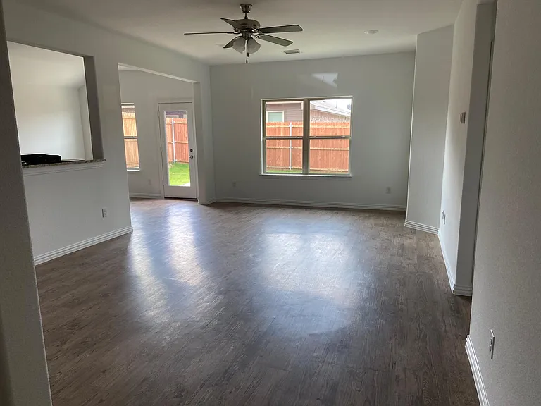 2203 Hanover St — Photo 2