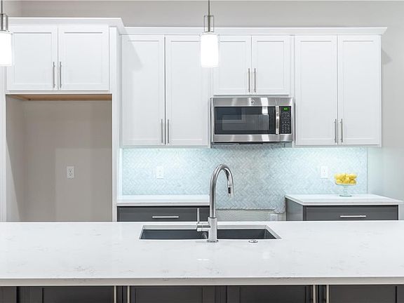 2nd image of 6221 Waterford Ct