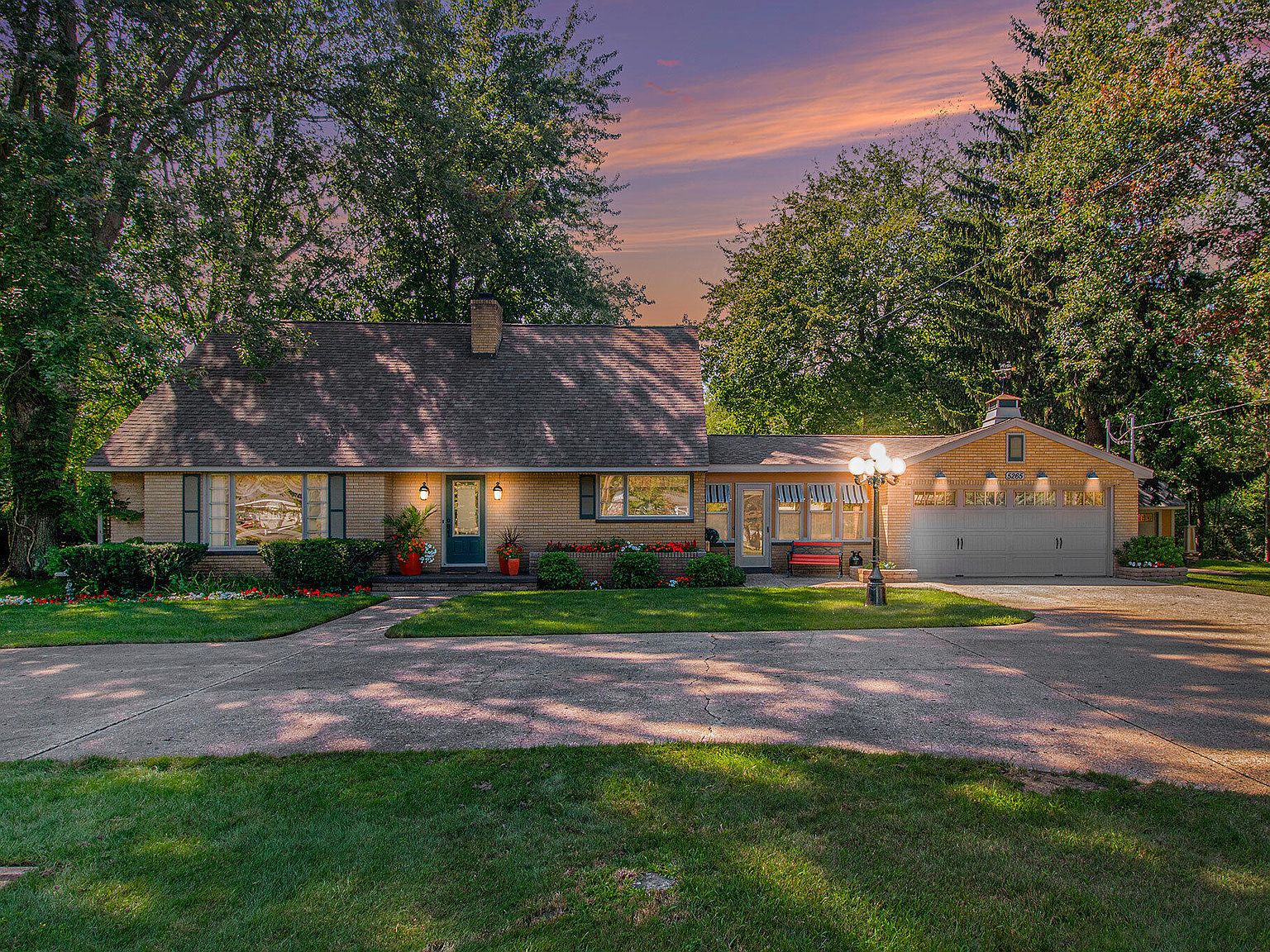 5265 Henry St, Muskegon, MI 49441 MLS 23030428 Zillow