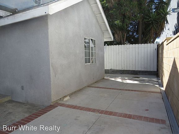 3rd image of 690 W 18th St #B