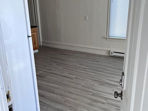 3rd image of 1028 W Sinto Ave #1
